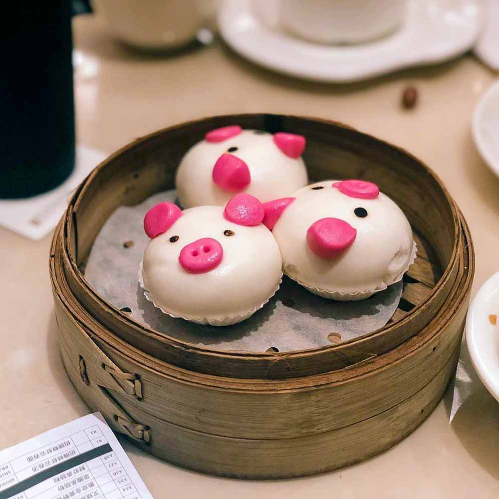 Canton Paradise - Steamed Molten Salted Egg Yolk Custard Piggy
Bun